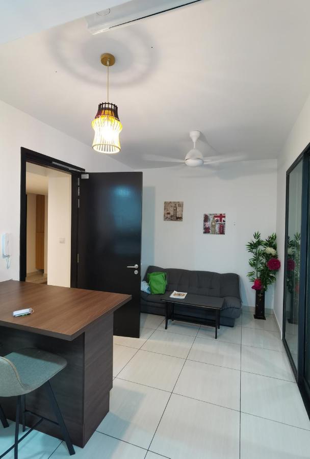 Almas Puteri Harbour Apartment Nusajaya  Bagian luar foto