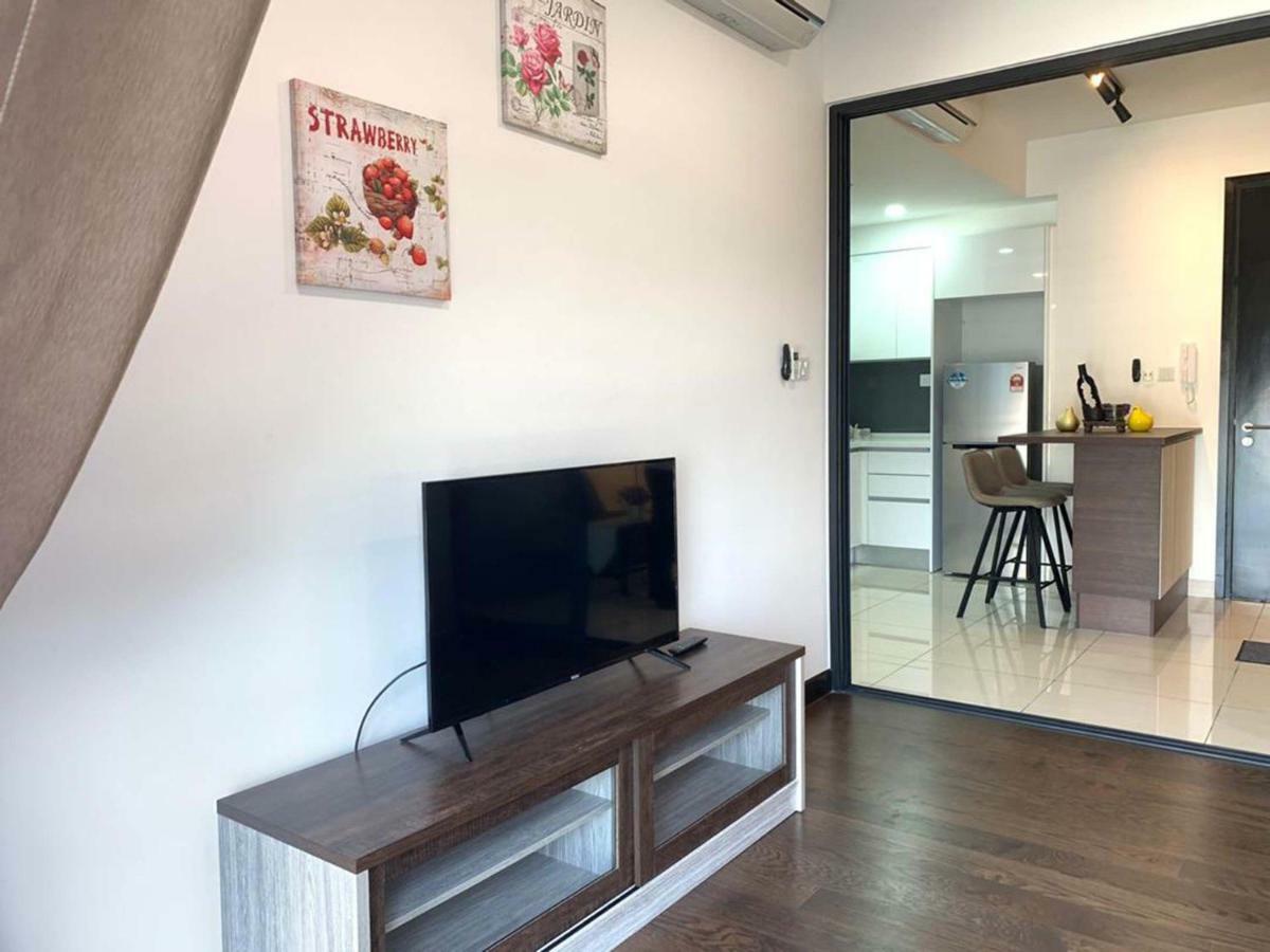 Almas Puteri Harbour Apartment Nusajaya  Bagian luar foto