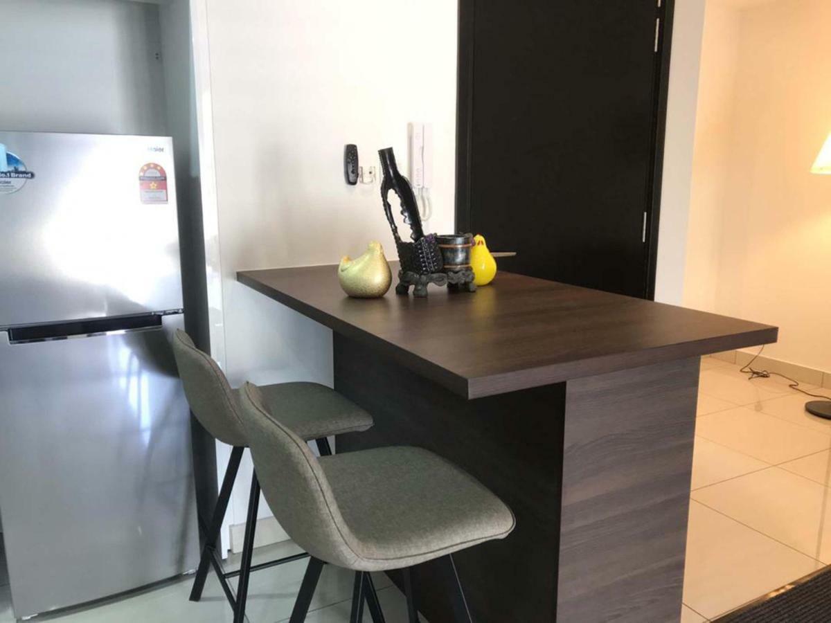 Almas Puteri Harbour Apartment Nusajaya  Bagian luar foto