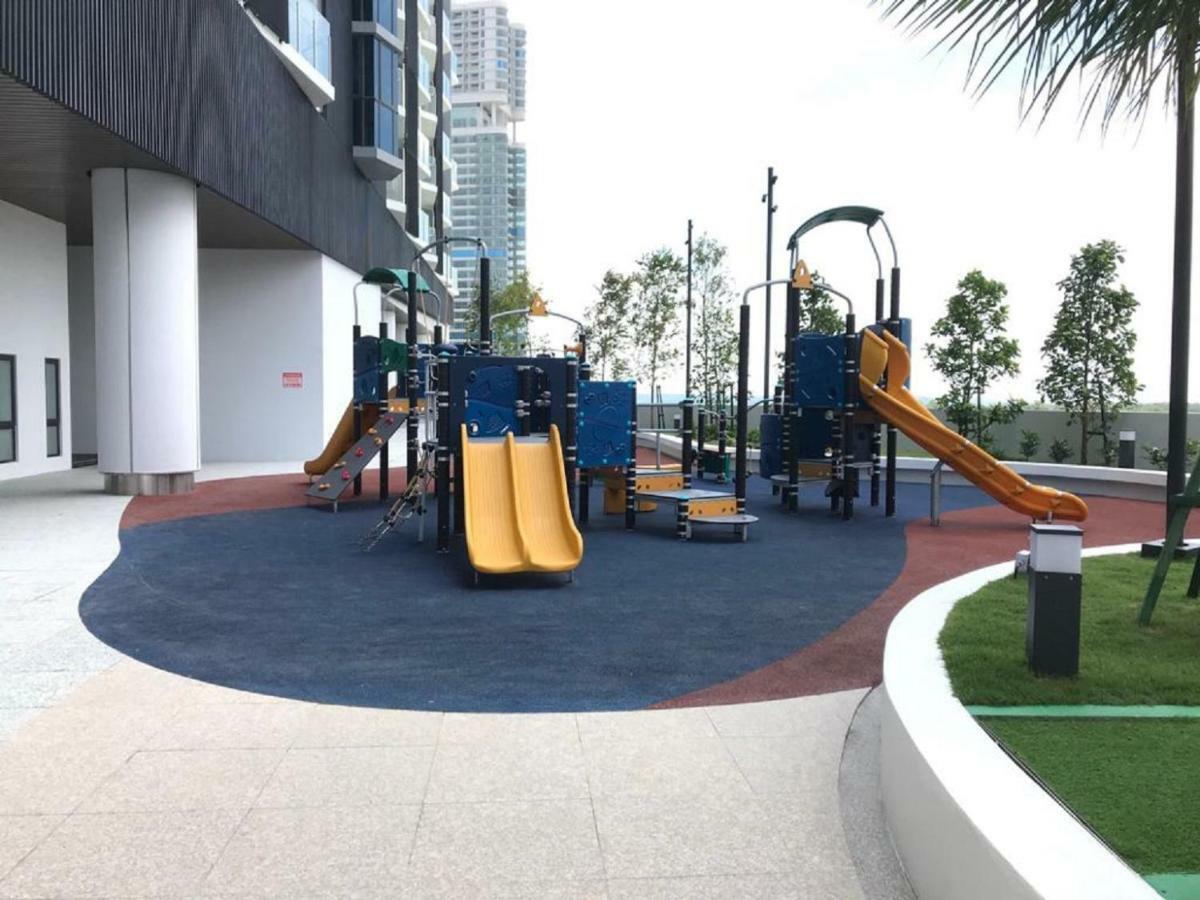 Almas Puteri Harbour Apartment Nusajaya  Bagian luar foto