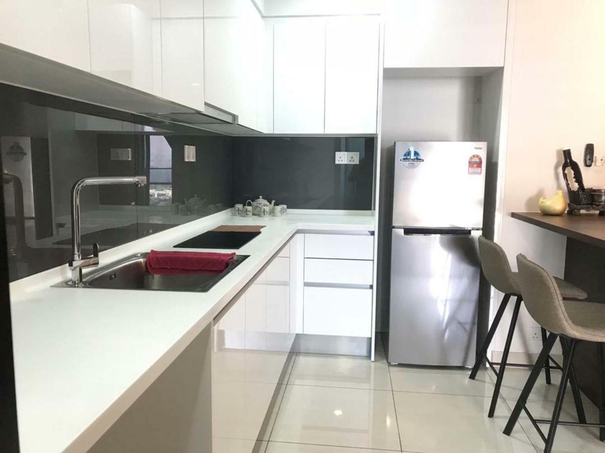 Almas Puteri Harbour Apartment Nusajaya  Bagian luar foto