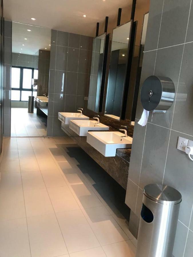 Almas Puteri Harbour Apartment Nusajaya  Bagian luar foto