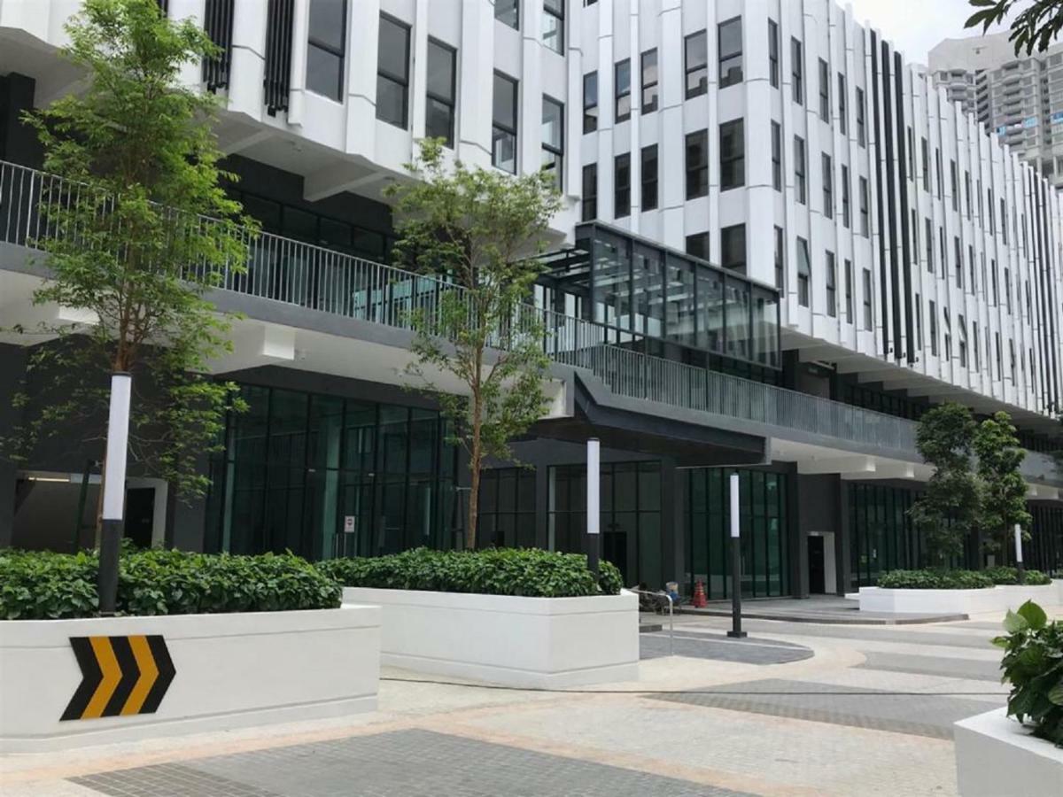 Almas Puteri Harbour Apartment Nusajaya  Bagian luar foto